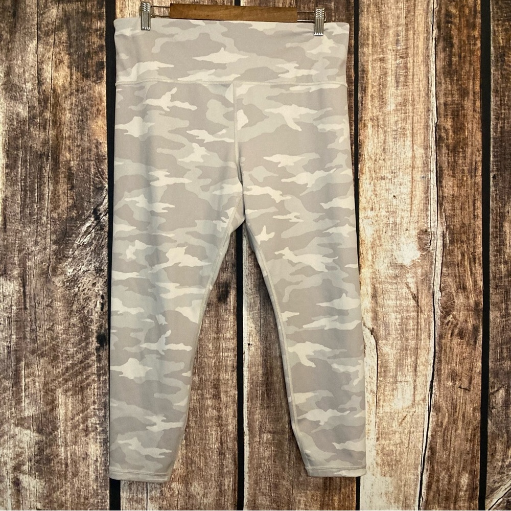 Athleta Elation 7/8 leggings